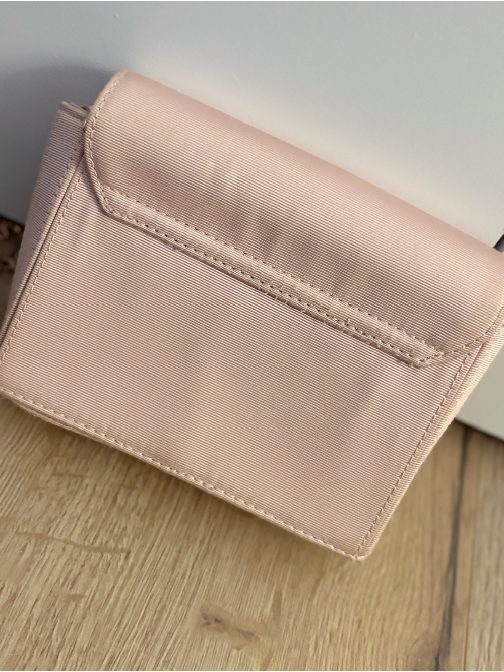 Ted Baker Blush Pink with Rose Gold Bow Chain Crossbody Bag - Picture 3 of 3